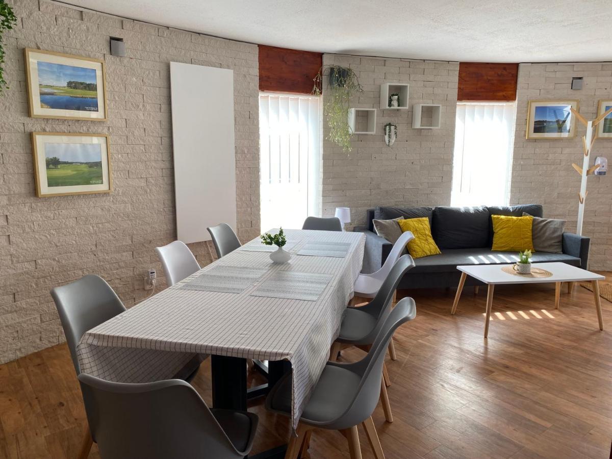 U Vrabcaka Apartment Zlonin Bagian luar foto
